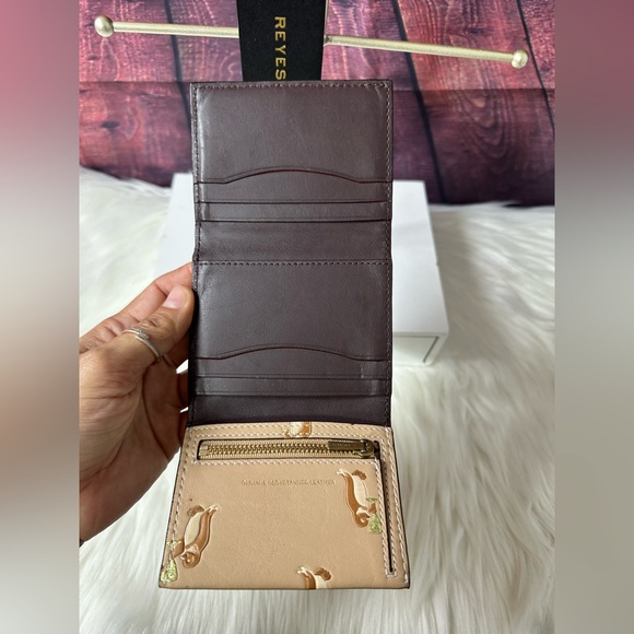 COACH Natural Small Trifold Wallet - Picture 4 of 8